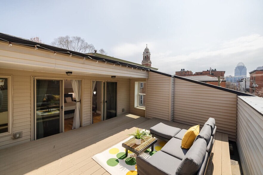 Building Photo - 1304 Broadway-SI ID1056129P