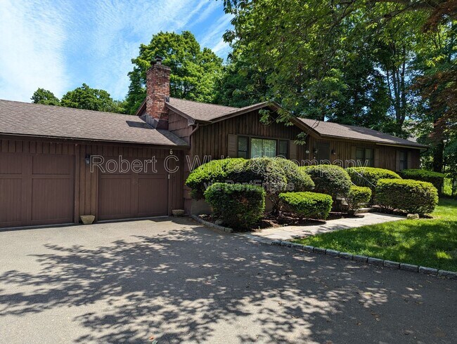 Building Photo - 1040 Daniels Farm Rd