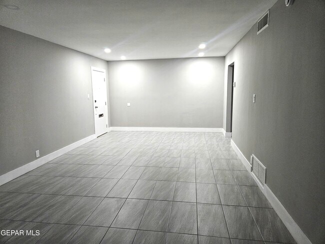 Building Photo - 252 Shadow Mountain Dr