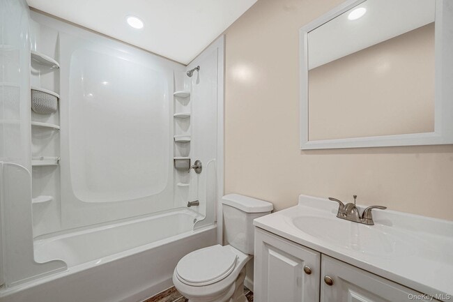 Building Photo - 18A Broadway