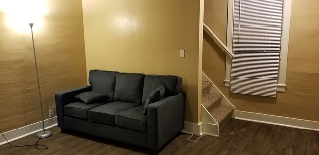 Building Photo - 544 N State St