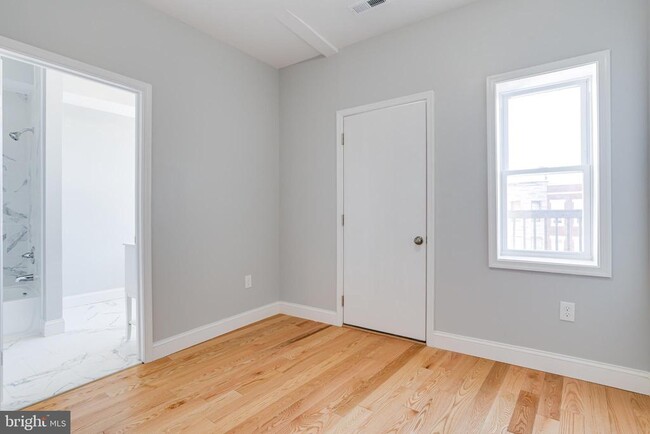 Building Photo - 2323 Whittier Ave