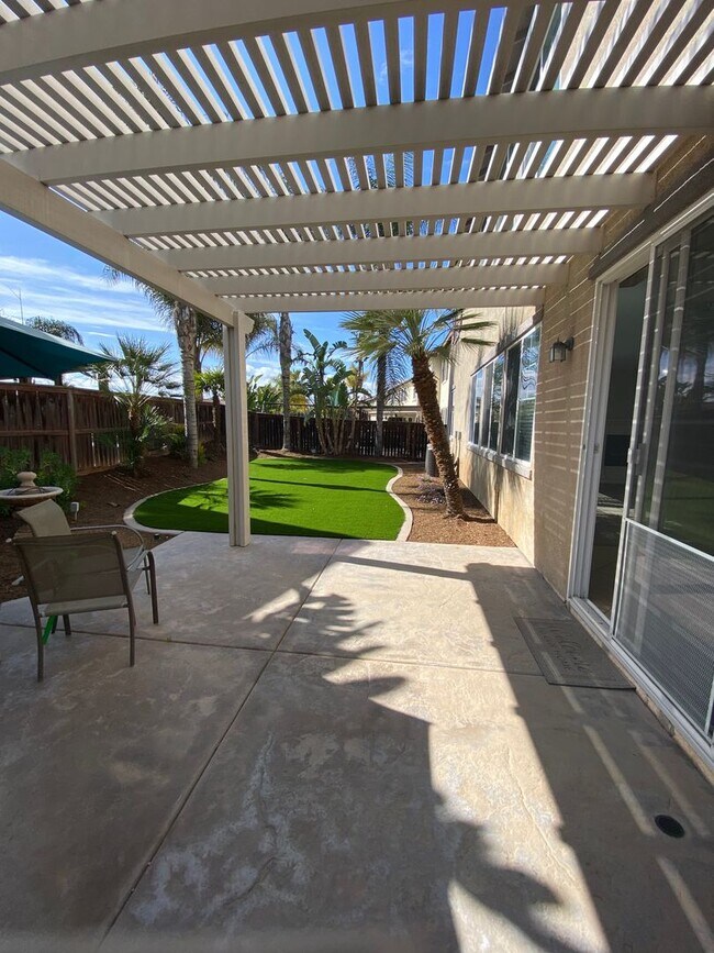 Building Photo - Beautiful 5 Bedroom Home in Murrieta Available!
