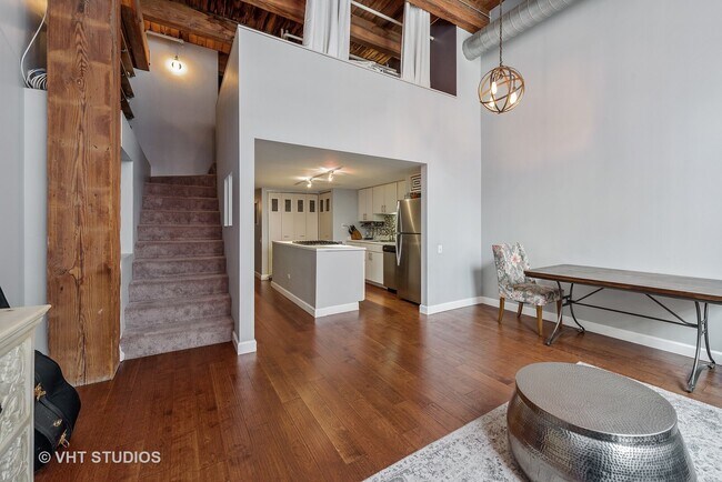 Building Photo - 1727 S Indiana Ave