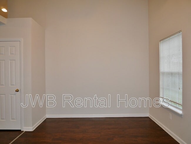 Building Photo - 6584 Hughes St