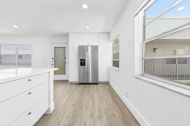 Building Photo - 124 Normandy Ln