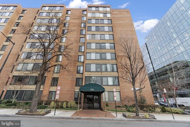 Building Photo - 1301 20th St NW