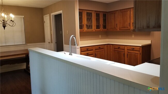 Building Photo - 329 Paisano St