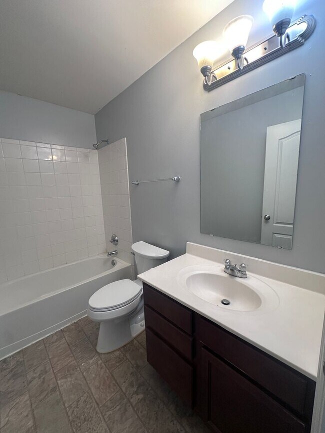 Building Photo - Bannon Crossings 3 bed, 2.5 half bath house with basement