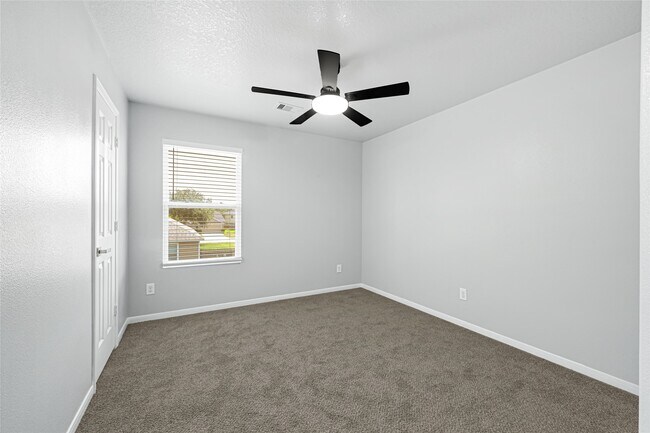 Building Photo - 1827 Macondray Dr