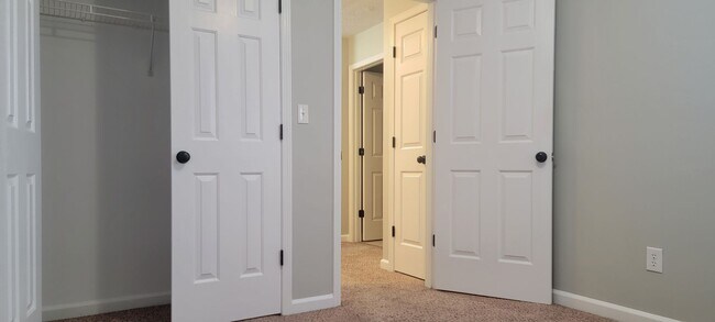 Building Photo - Say Hello to Your New Home! 3 Bedroom/2.5 Bath