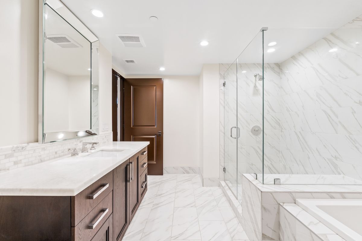 Building Photo - 10647 Ashton Ave