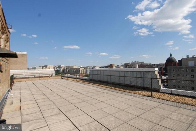 Building Photo - Available for immediate move-in.