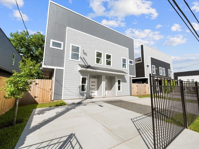 Building Photo - 8206 Knox St