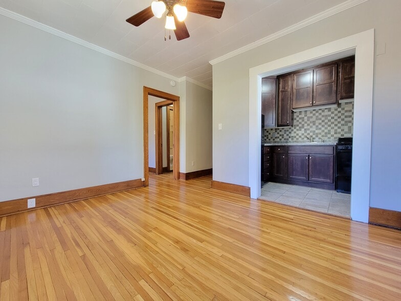 Building Photo - Zick Apartments