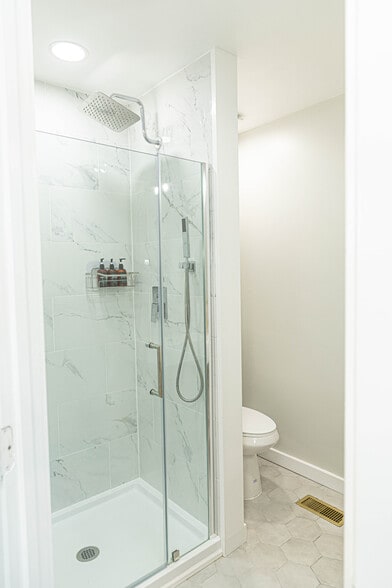 Building Photo - 212 Ambler St