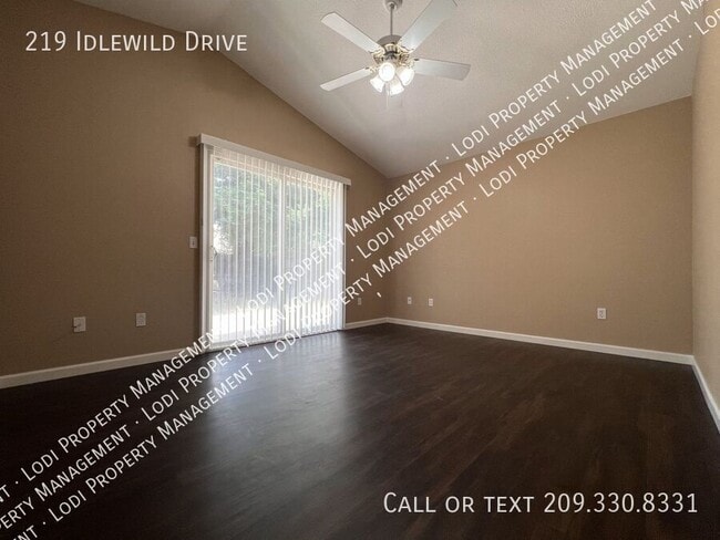 Building Photo - 219 Idlewild Dr