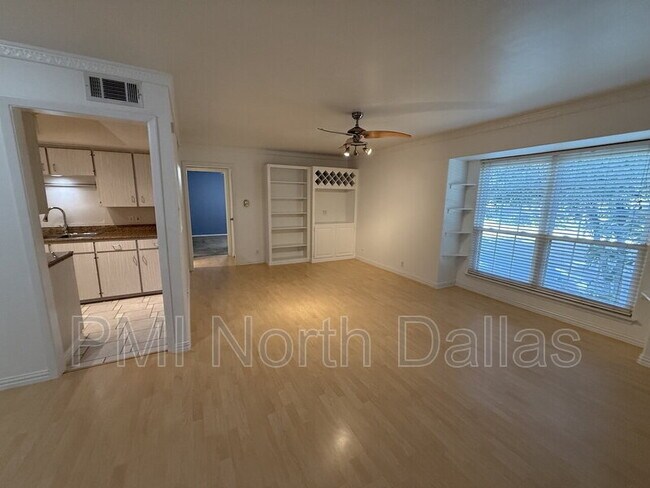 Building Photo - 7904 Royal Ln