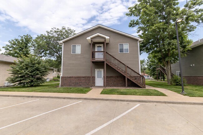 Building Photo - 1413 Paris Rd