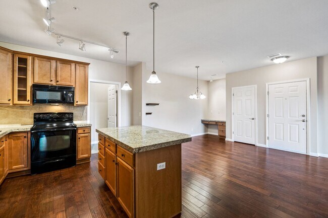 Building Photo - 9359 Las Ramblas Ct