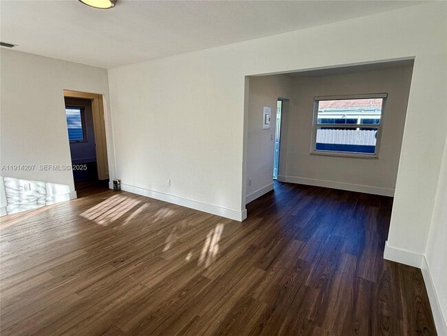 Building Photo - 117 NW 118th St