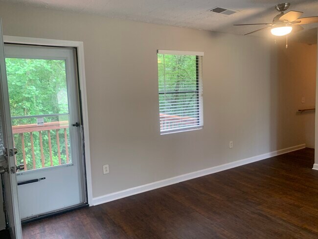 Building Photo - 7095 Birling Dr