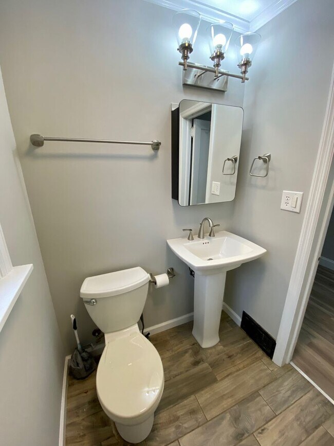 Building Photo - West AVL - Remodeled and Ready!