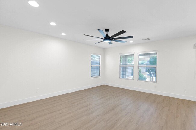 Building Photo - 40911 W Tamara Ln