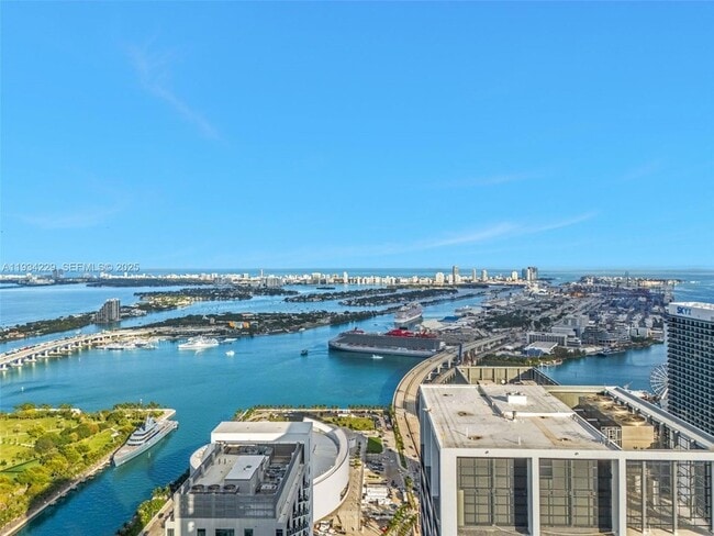 Building Photo - 11 NE 6th St