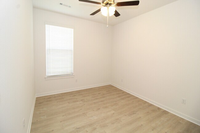 Building Photo - 2309 Langford St