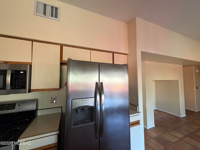 Building Photo - 3777 N Camino Leamaria
