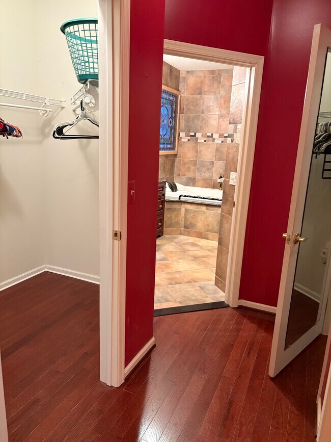 Building Photo - 950 Nathaniel Trail