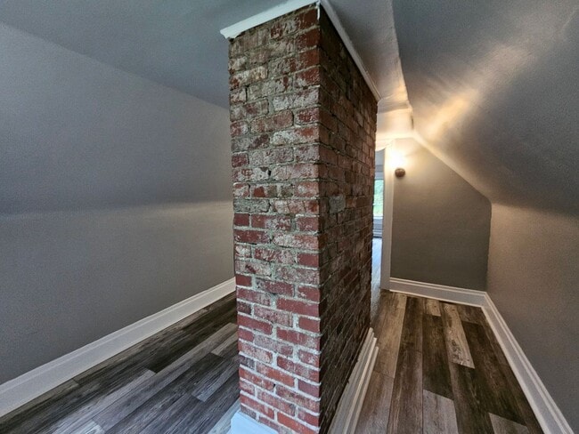 Building Photo - 3 bed 1 bath House for rent in Crafton!