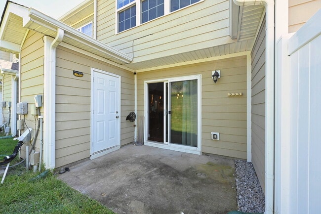 Building Photo - Minutes to Nashville! Stylish 2BR/2.5BA Goodlettsville Townhome
