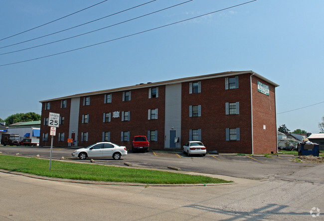 Building Photo - Colonial Square Apartments