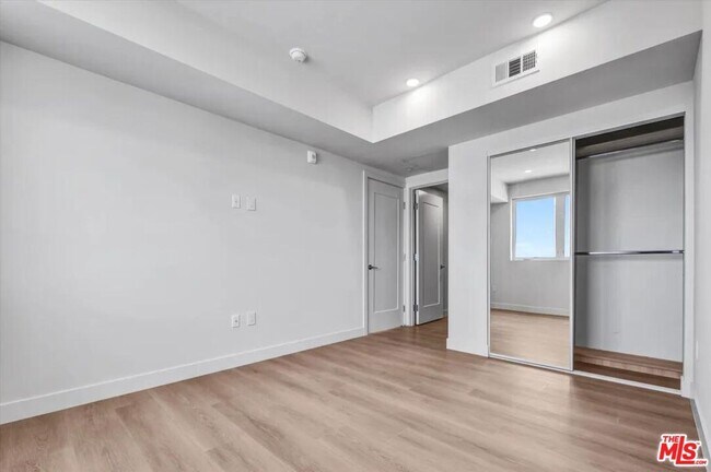 Building Photo - 8867 Alcott St