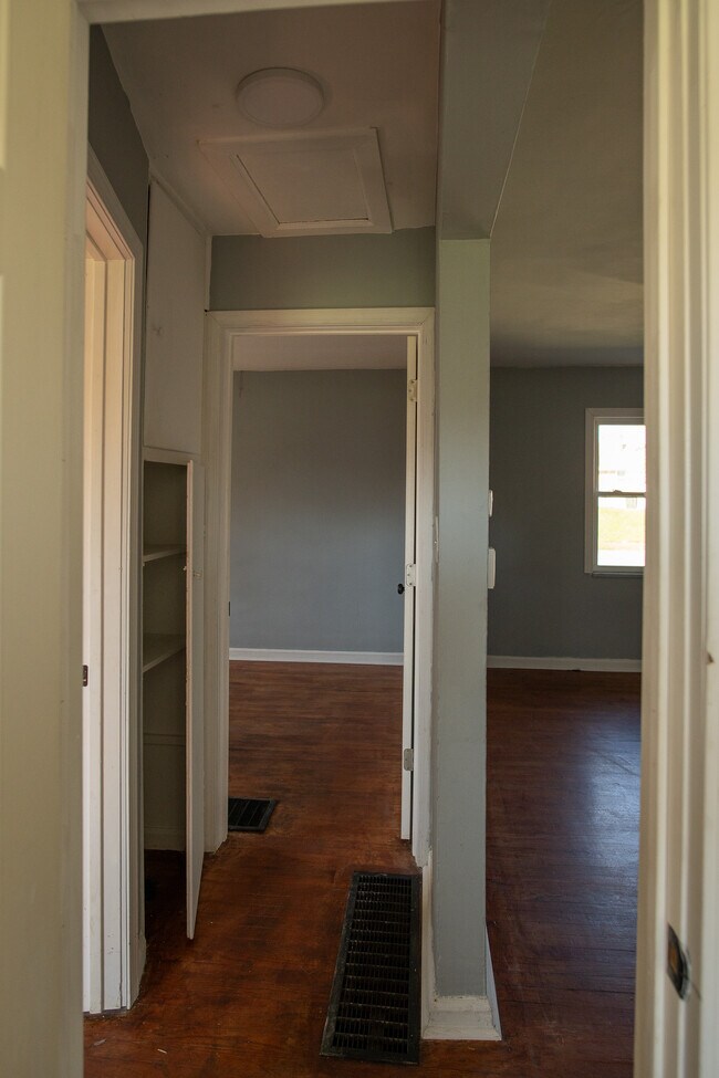 Building Photo - 3668-3674 Karwin Dr