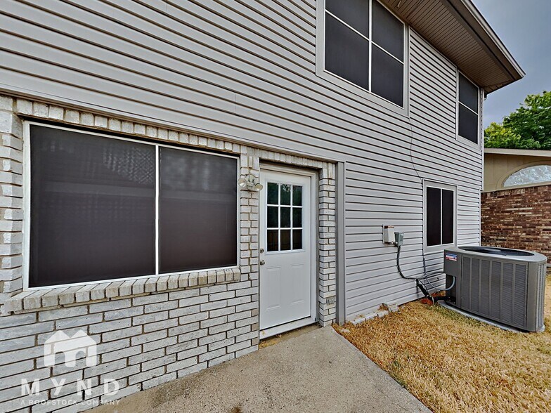 Building Photo - 6925 Sugar Maple Creek