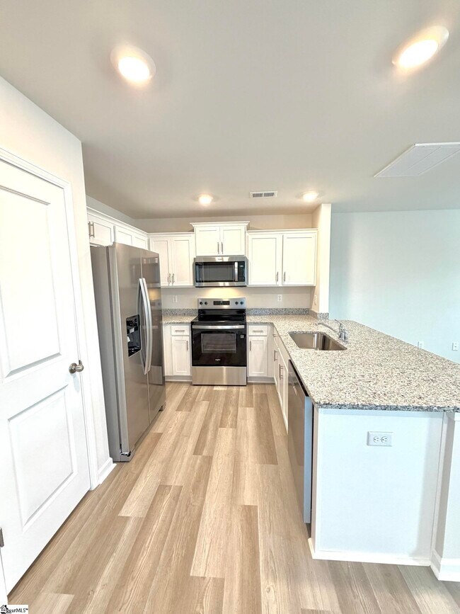 Building Photo - 803 Embark Cir