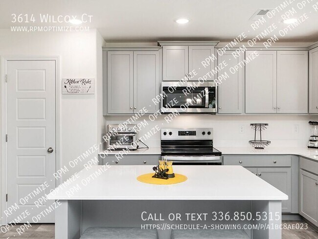 Building Photo - 3614 Wilcox Dr