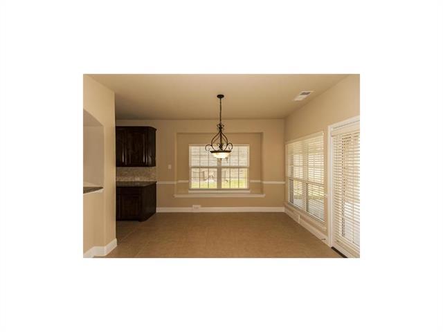 Building Photo - 12060 Grandview Dr