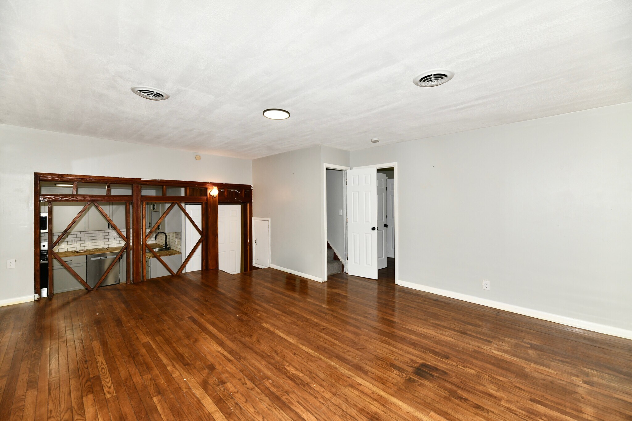 Building Photo - 3550 Eisenhower Dr