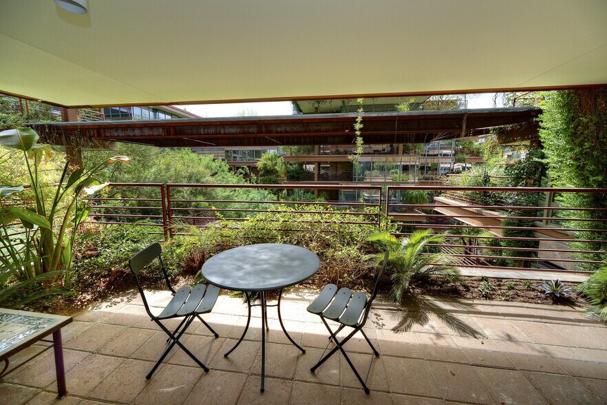 Building Photo - 7141 E Rancho Vista Dr