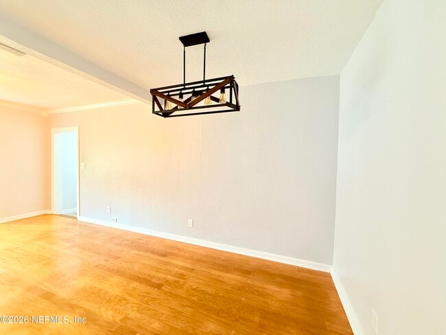 Building Photo - 1319 Azalea Dr