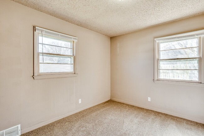 Building Photo - Charming 3 Bedroom Rental in Wichita with ...