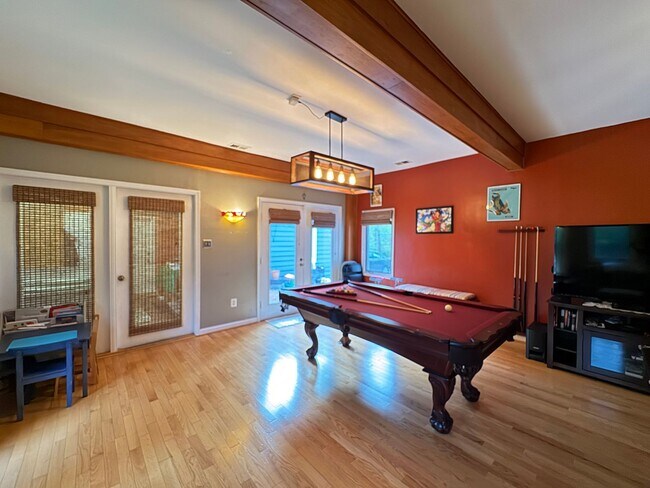 Building Photo - Fantastic 5 Bed 5.5 Bath Single Family Hom...