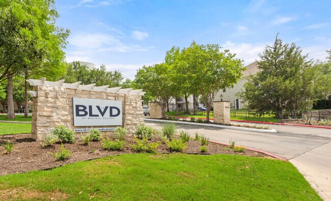 Building Photo - The BLVD at Medical Center