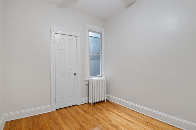 Building Photo - 313 23rd St