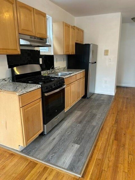 Building Photo - 35 Stegman St