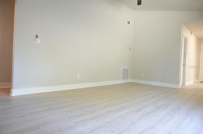 Building Photo - 7811 Bay Cedar Dr